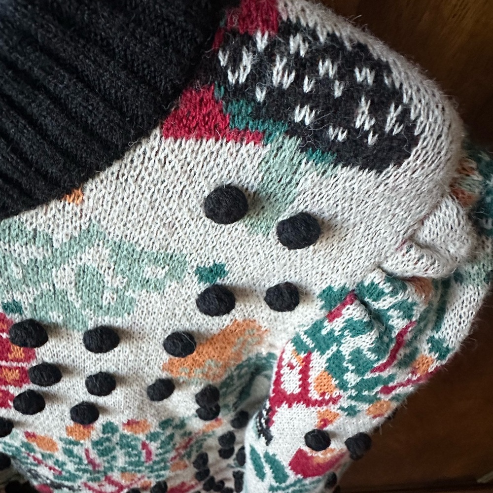 Farm Rio Sweater in mint condition. - Picture 3 of 8